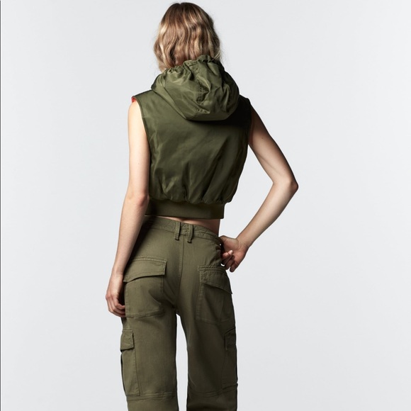 Zara CROPPED NYLON VEST - Picture 5 of 9